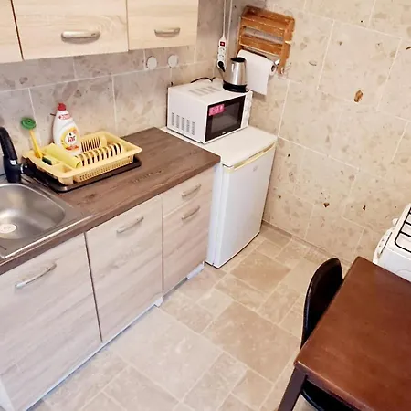 Napvirag - Koezel Mindenhez アパート *