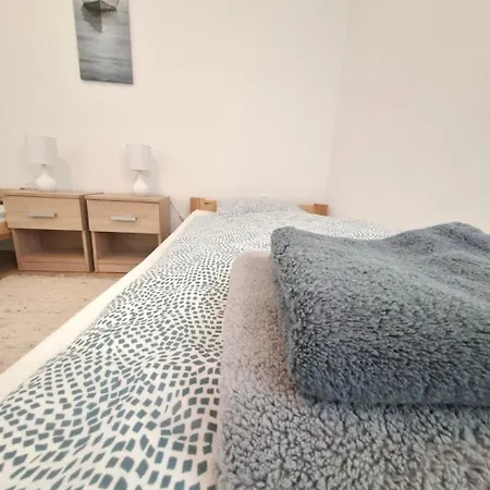 Napvirag - Koezel Mindenhez アパート