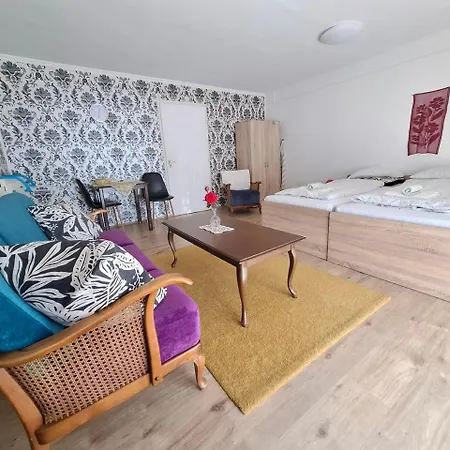 Apartment Napvirag - Koezel Mindenhez *