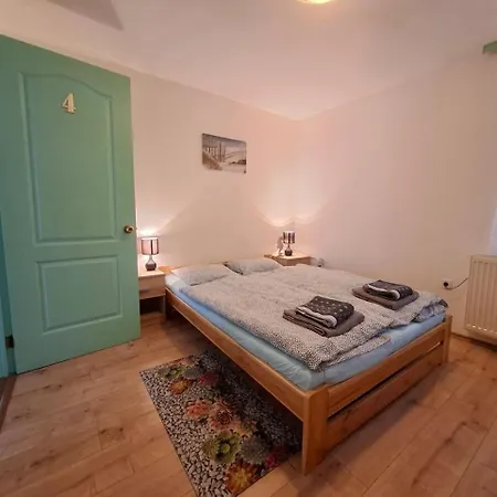 アパート Napvirag - Koezel Mindenhez *