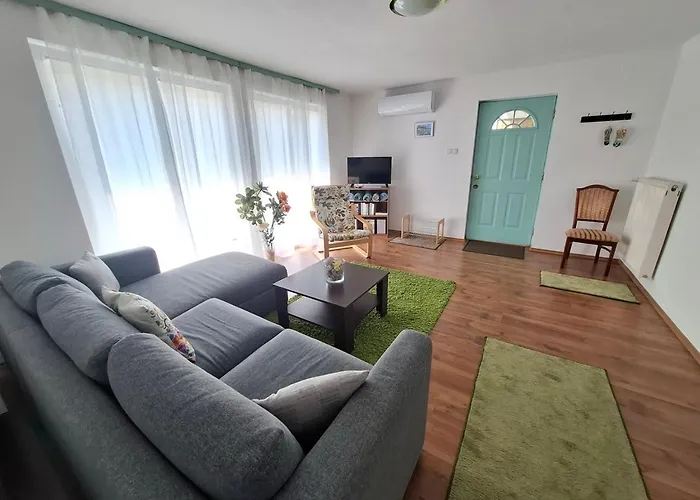 Napvirág - Közel Mindenhez Apartman Balatonakarattya